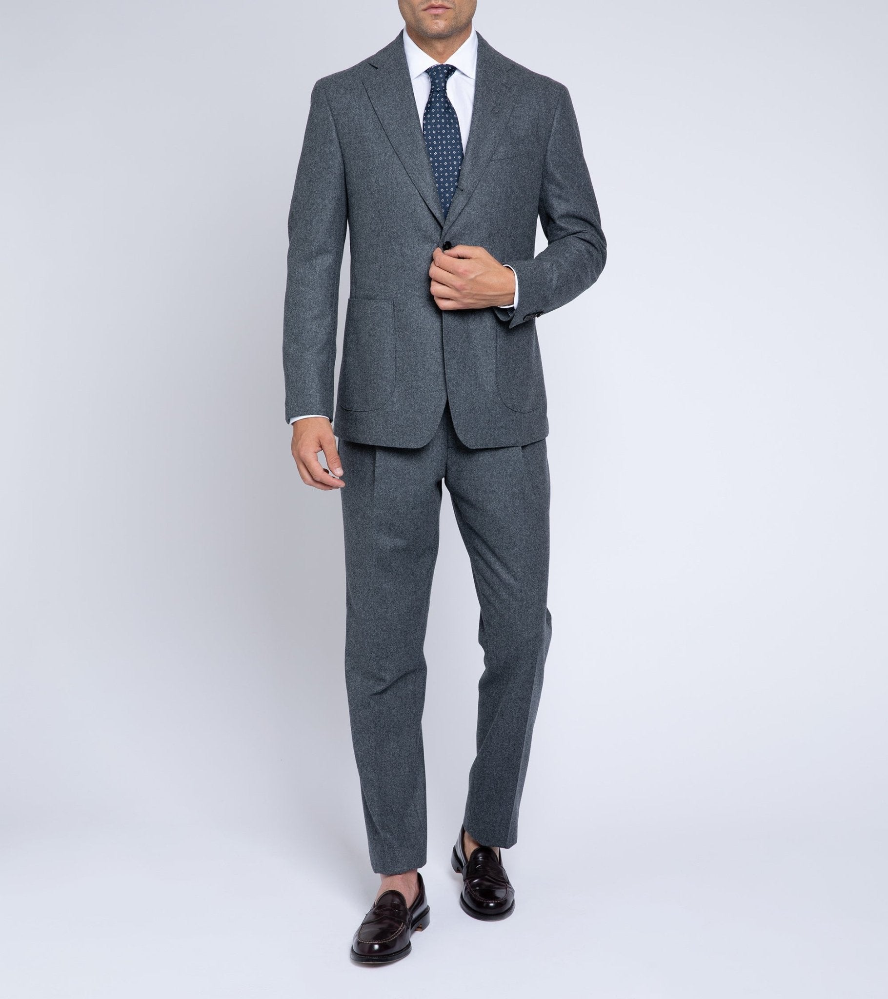 Trunk Winsley Single Pleat Wool Flannel Trousers: Charcoal - Trunk Clothiers