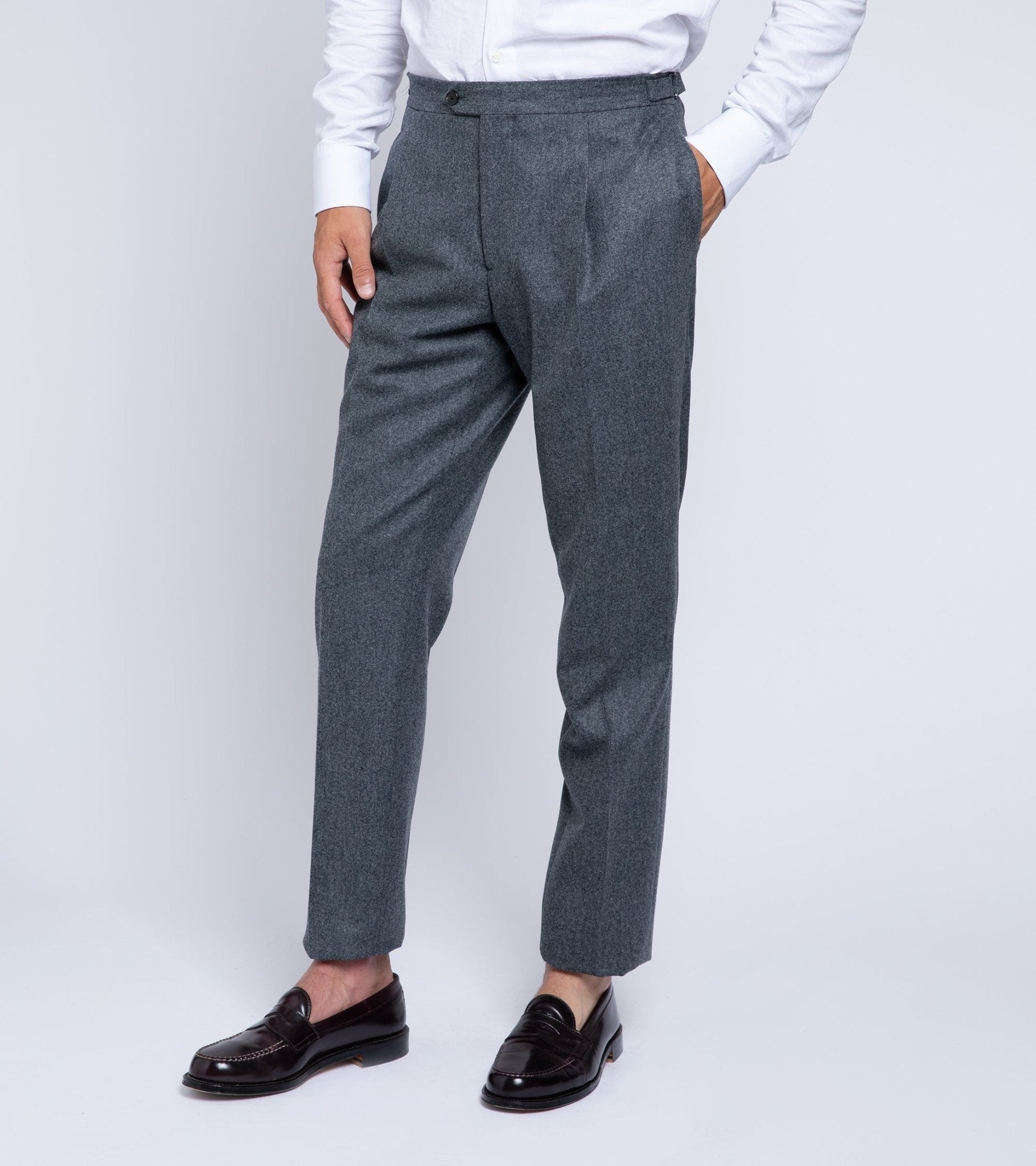 Trunk Winsley Single Pleat Wool Flannel Trousers: Charcoal - Trunk Clothiers