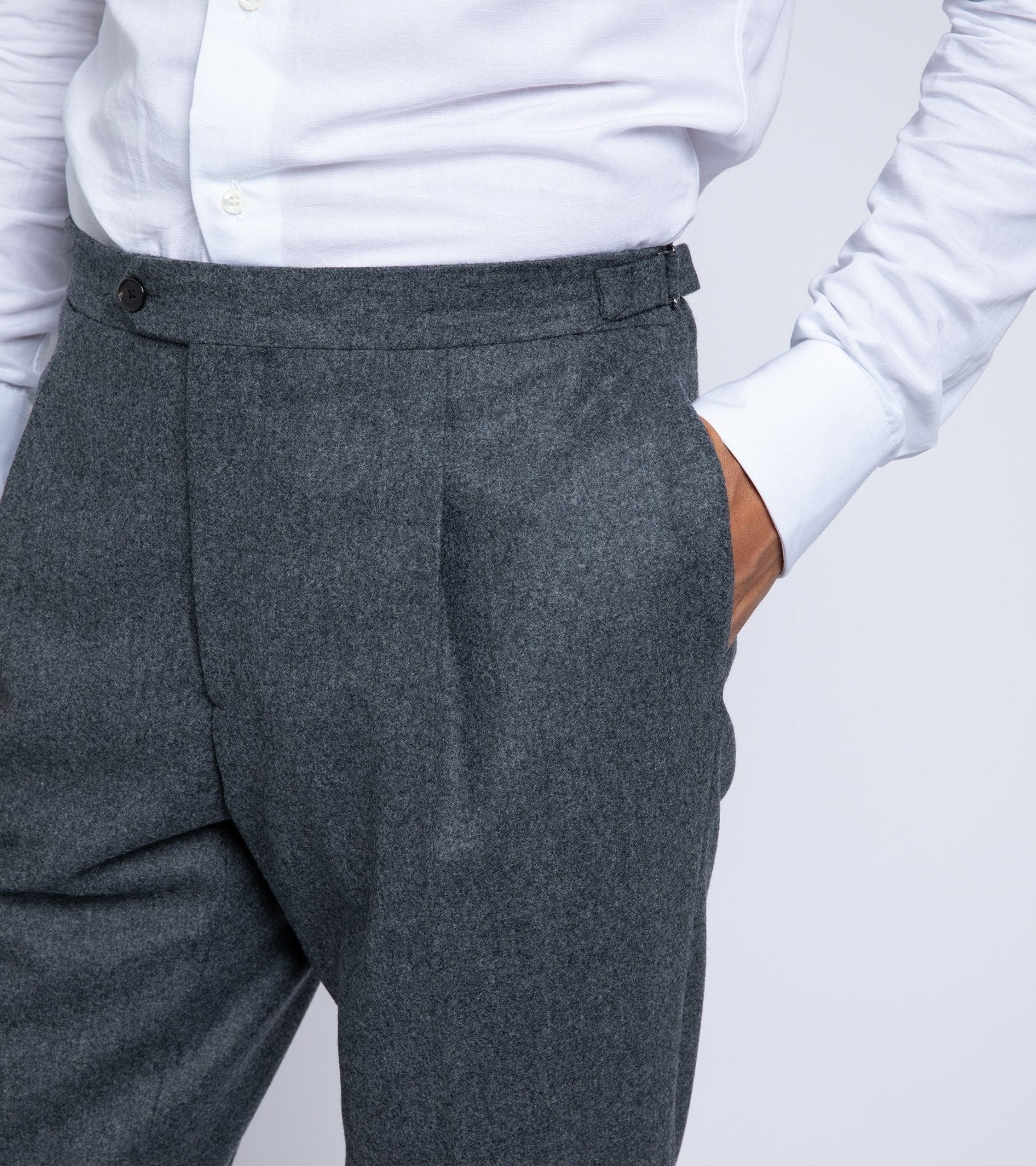 Trunk Winsley Single Pleat Wool Flannel Trousers: Charcoal - Trunk Clothiers