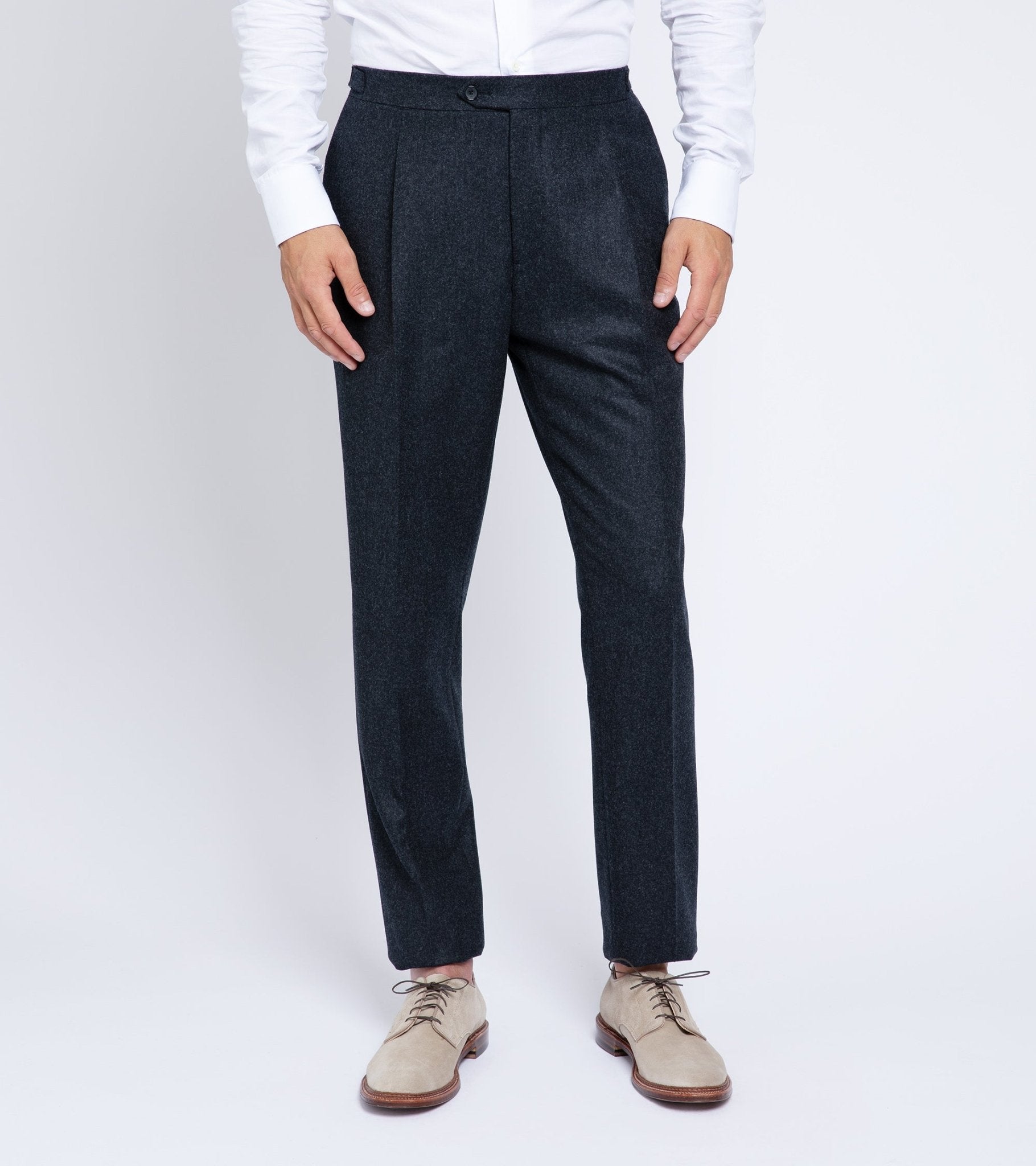 Trunk Winsley Single Pleat Wool Flannel Trousers: Dark Charcoal - Trunk Clothiers